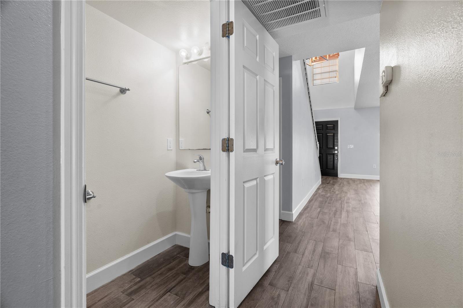 Image 21 of 46 For 3289 Tallwood Drive