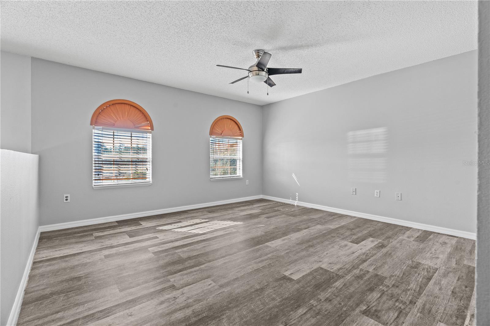 Image 25 of 46 For 3289 Tallwood Drive