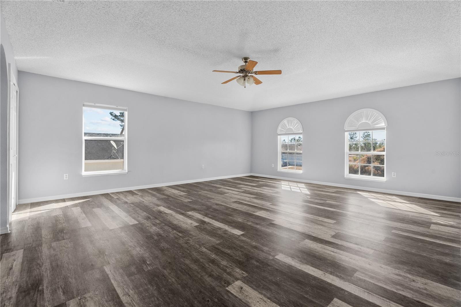 Image 27 of 46 For 3289 Tallwood Drive