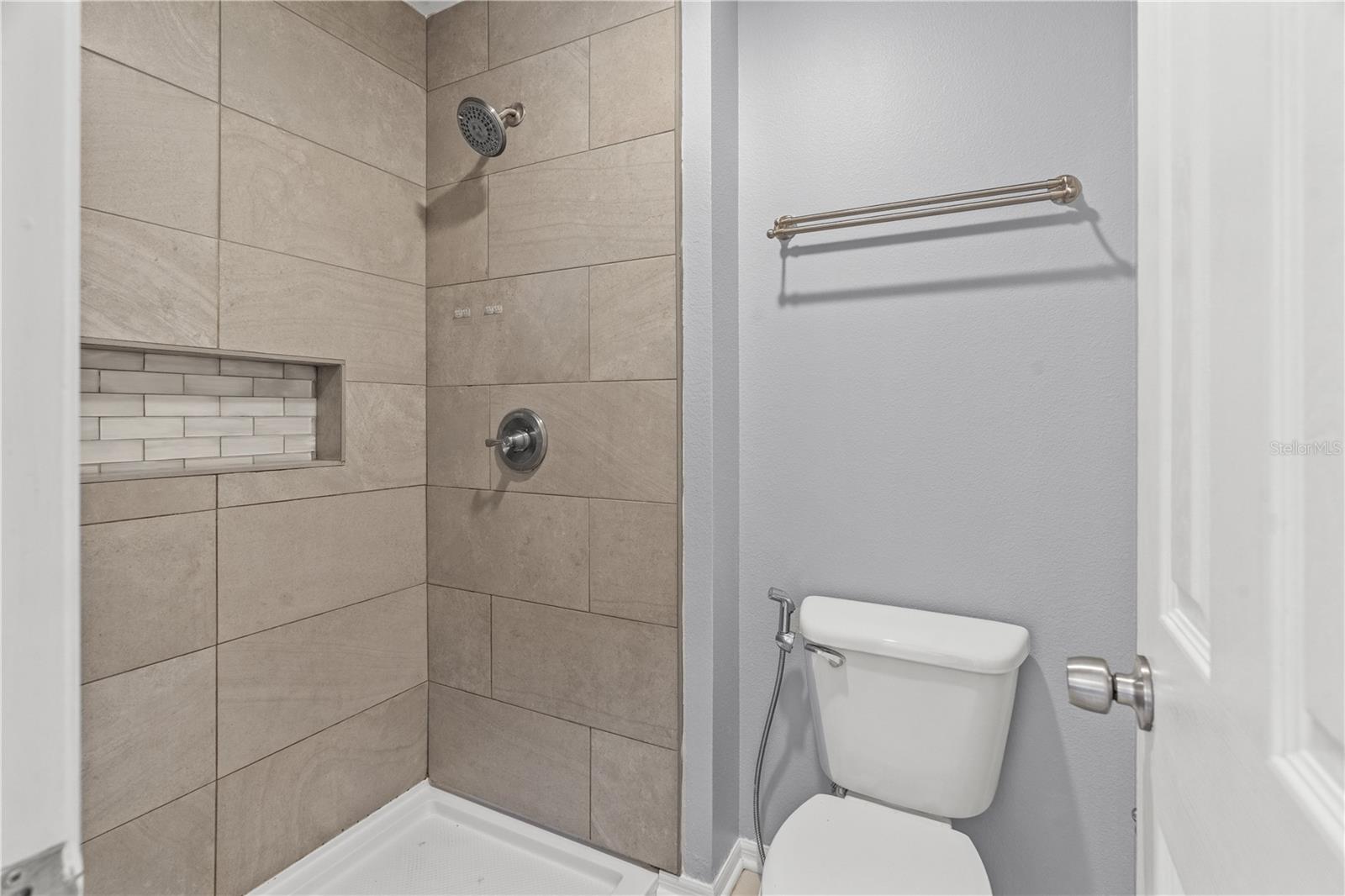 Image 33 of 46 For 3289 Tallwood Drive