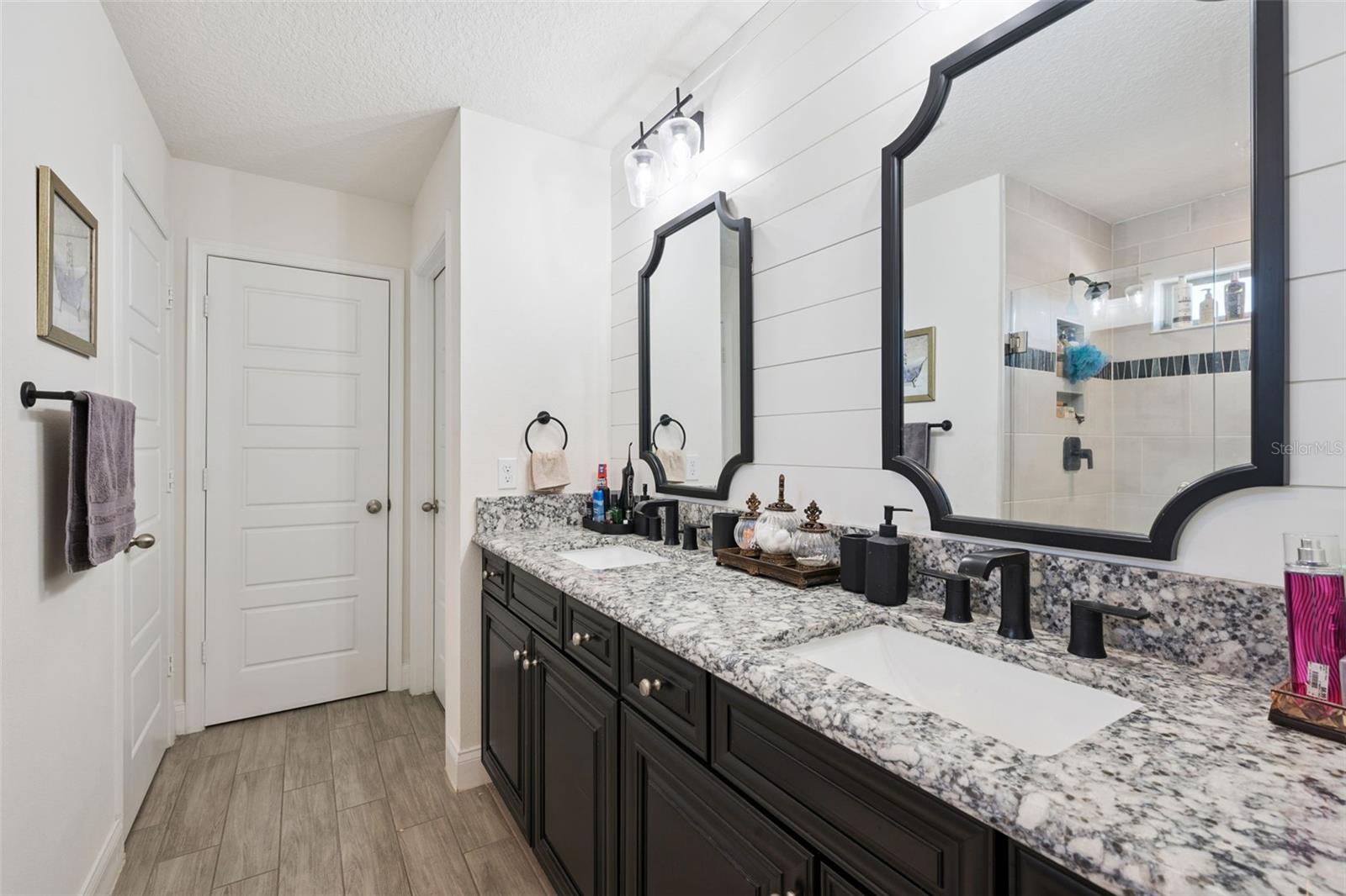 Image 22 of 46 For 9909 Aurea Moss Lane