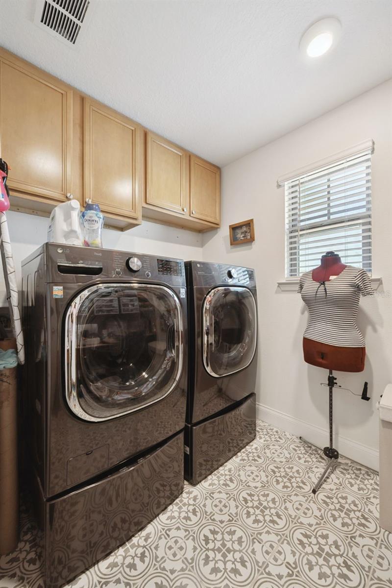 Image 25 of 46 For 9909 Aurea Moss Lane