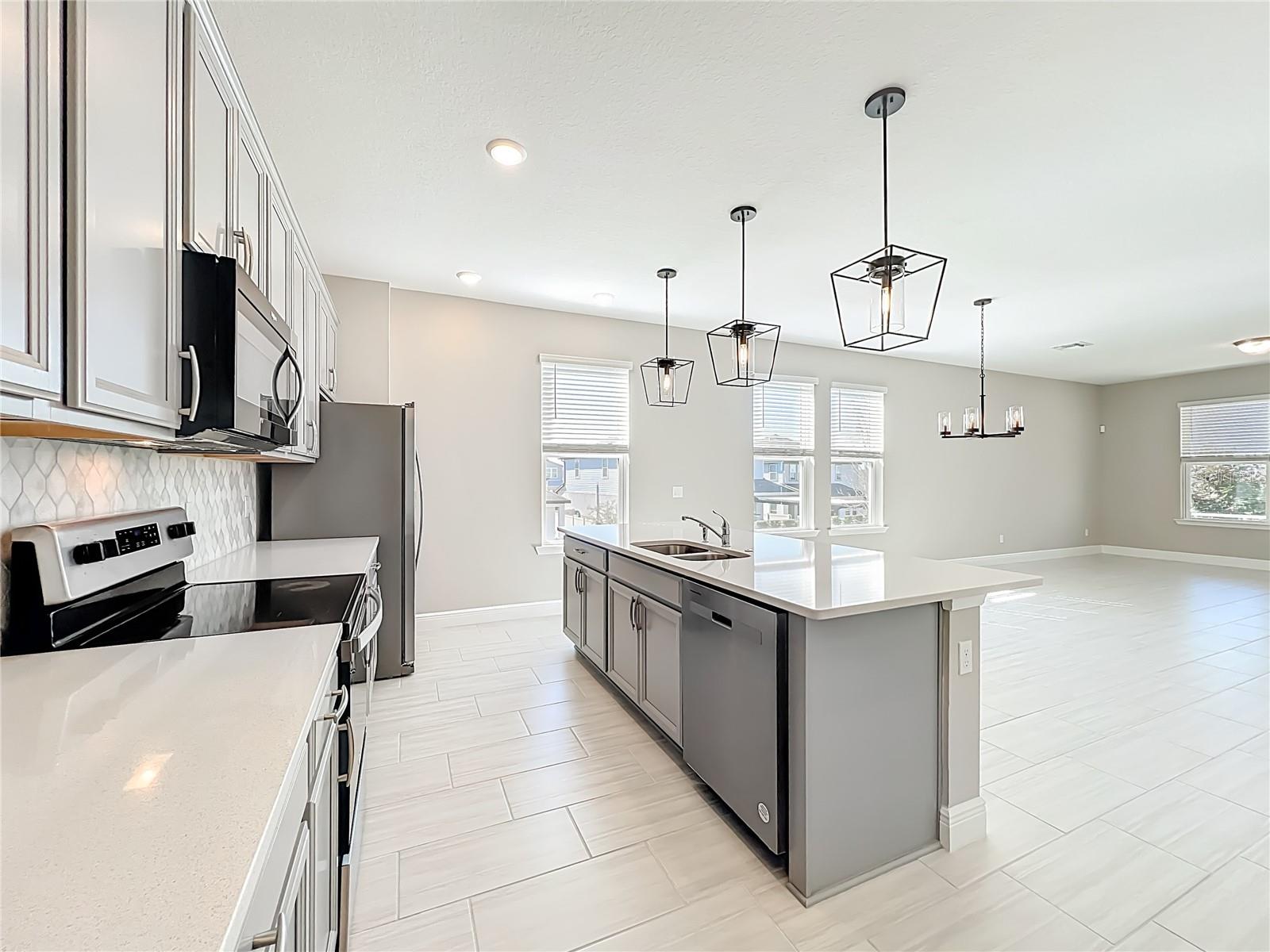 Image 16 of 51 For 4842 Lime Rickey Alley