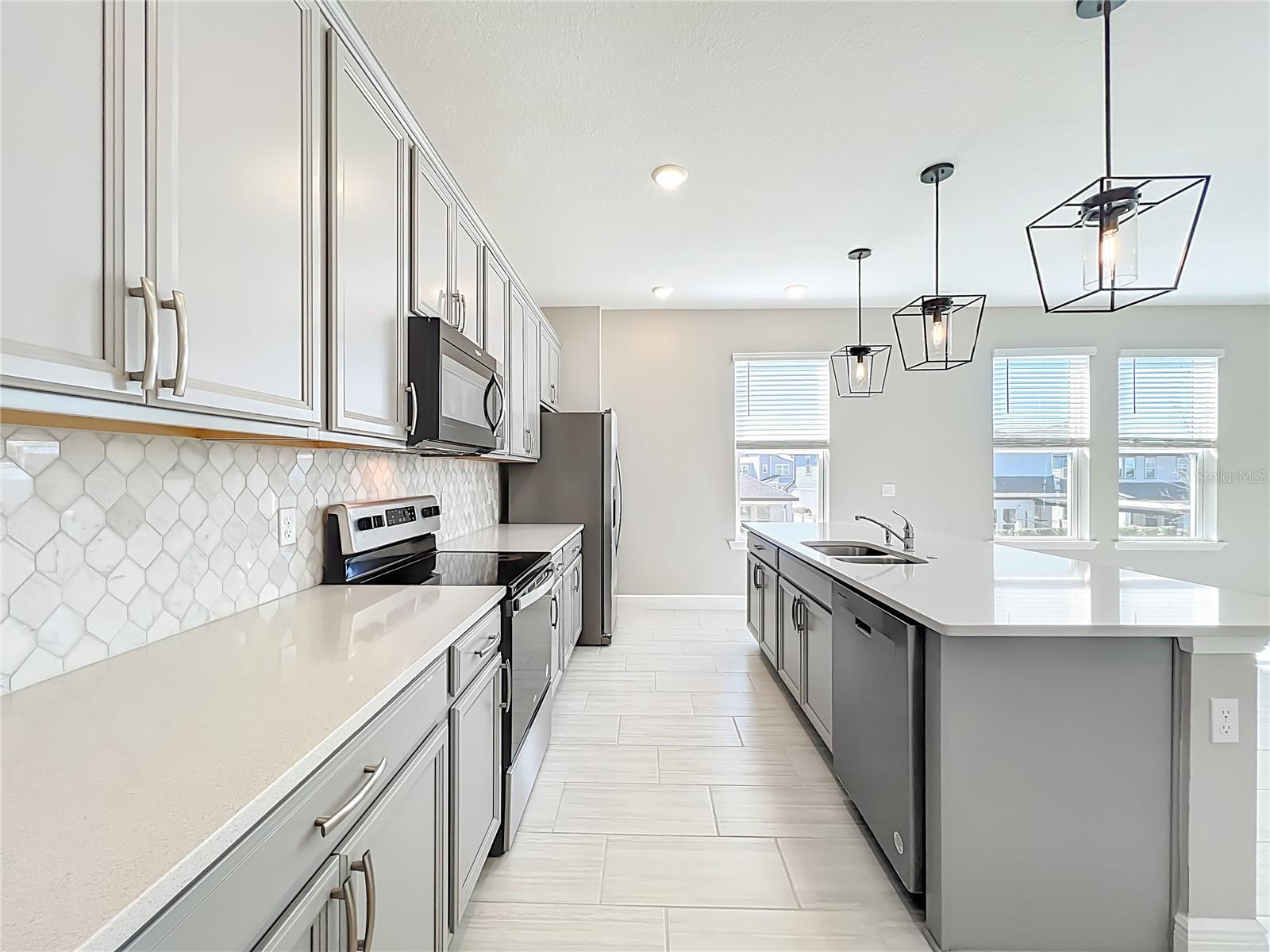 Image 18 of 51 For 4842 Lime Rickey Alley