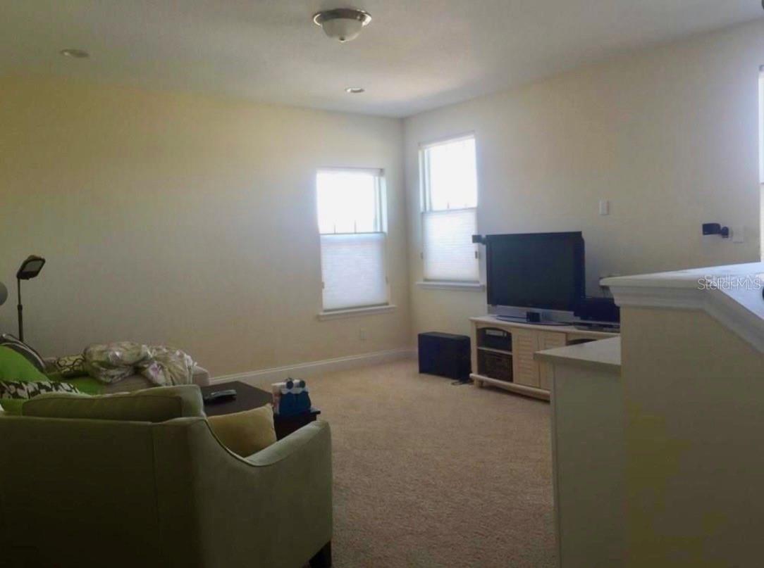 Image 8 of 10 For 8549 Laureate Boulevard