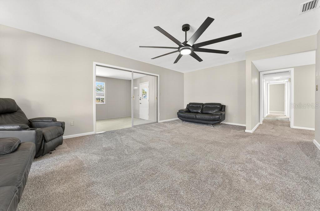 Image 10 of 76 For 419 Krueger Street