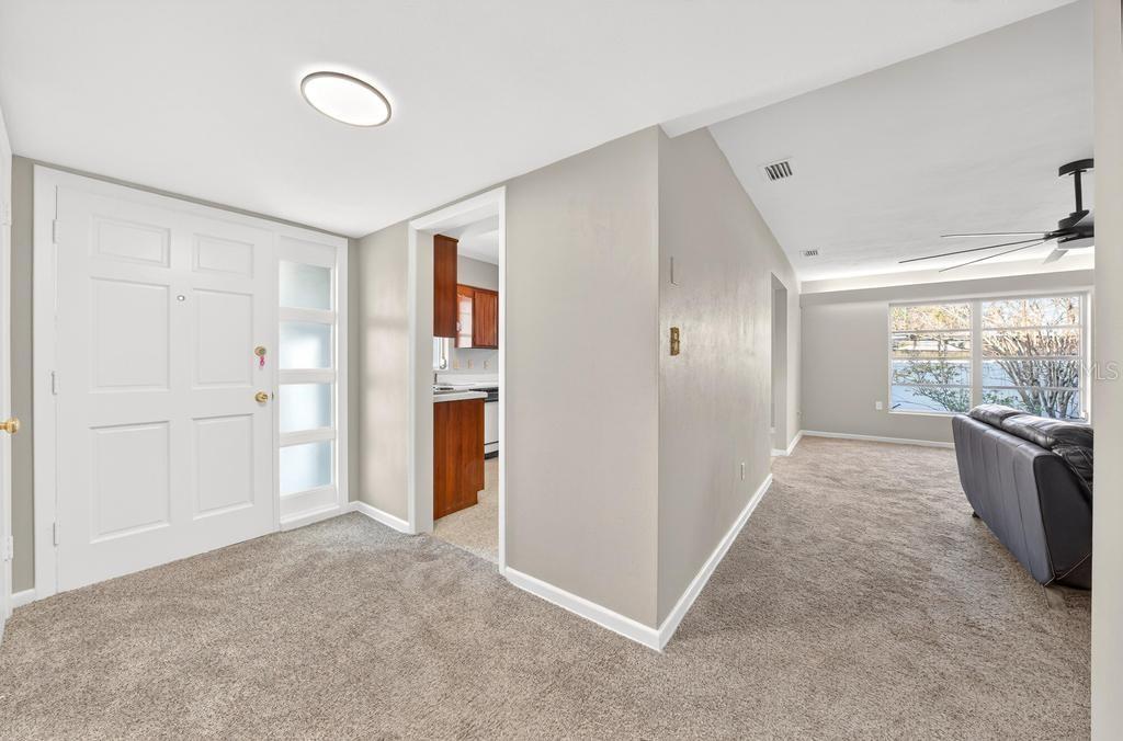 Image 12 of 76 For 419 Krueger Street