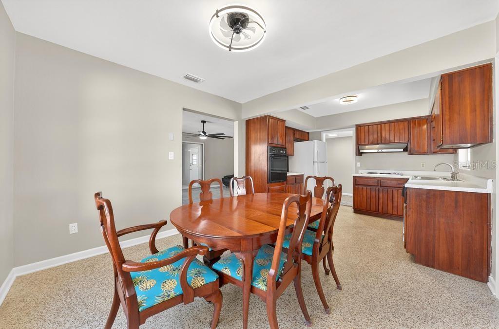 Image 16 of 76 For 419 Krueger Street