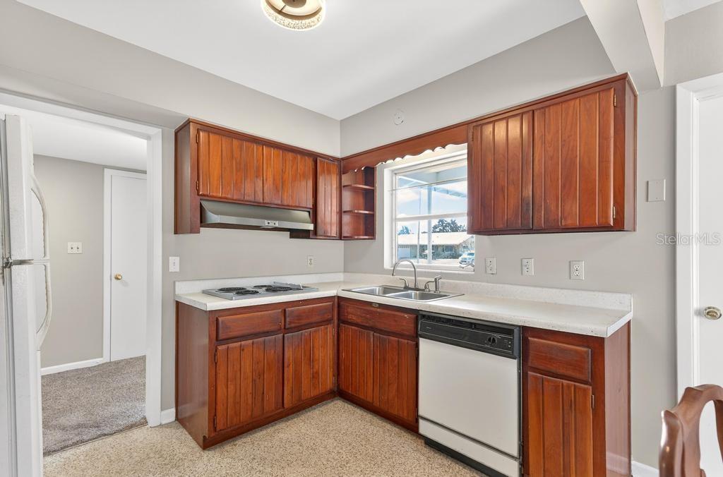 Image 18 of 76 For 419 Krueger Street