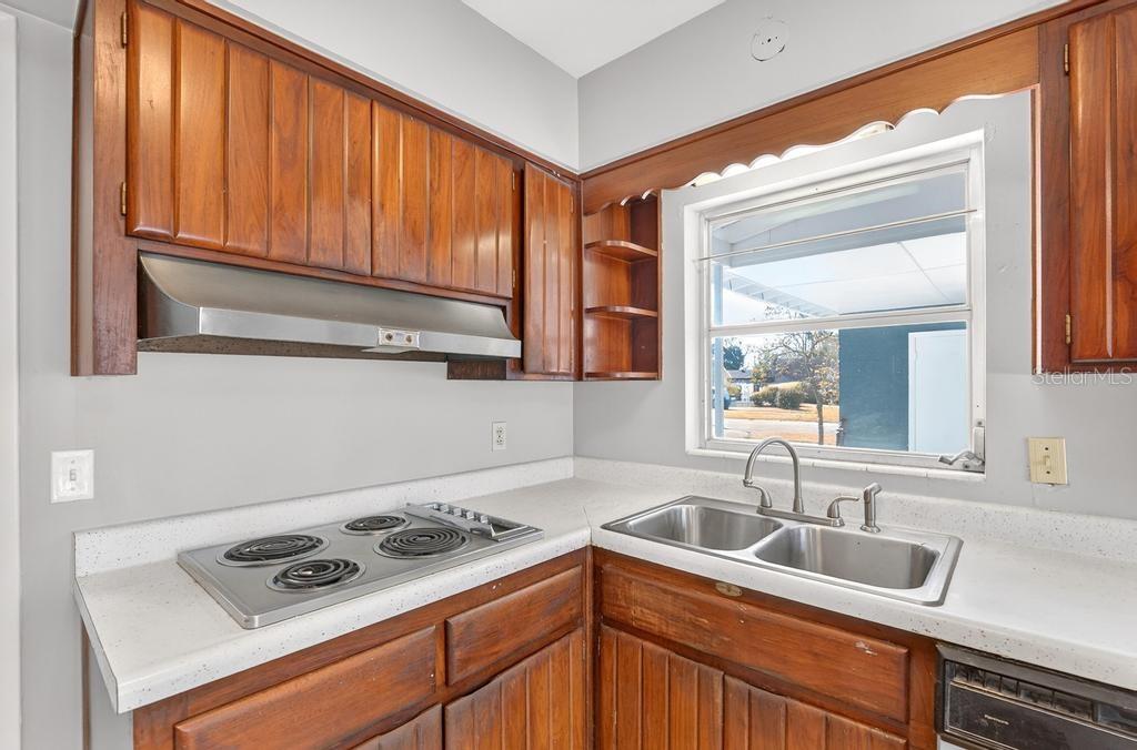 Image 20 of 76 For 419 Krueger Street