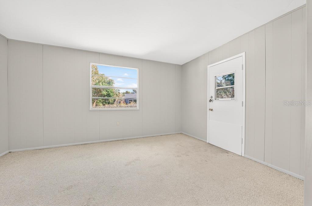 Image 25 of 76 For 419 Krueger Street