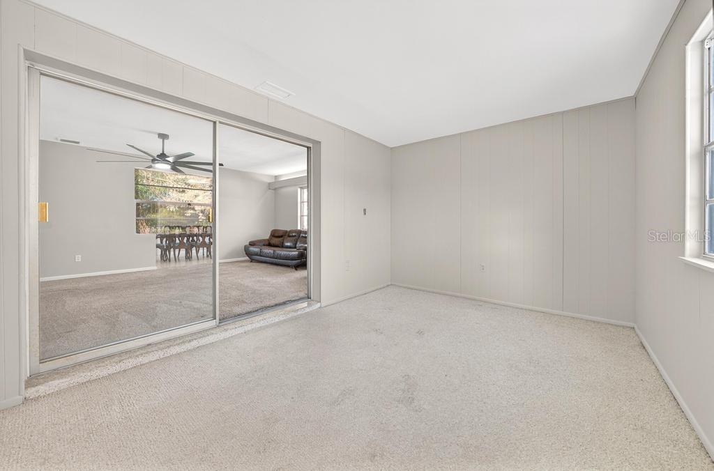 Image 27 of 76 For 419 Krueger Street