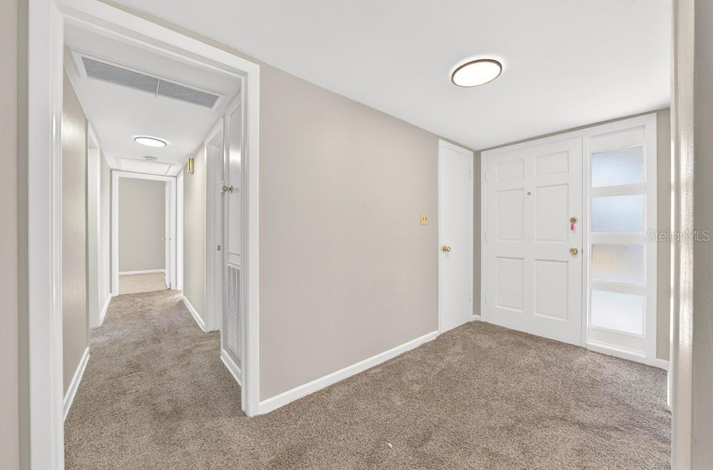 Image 30 of 76 For 419 Krueger Street