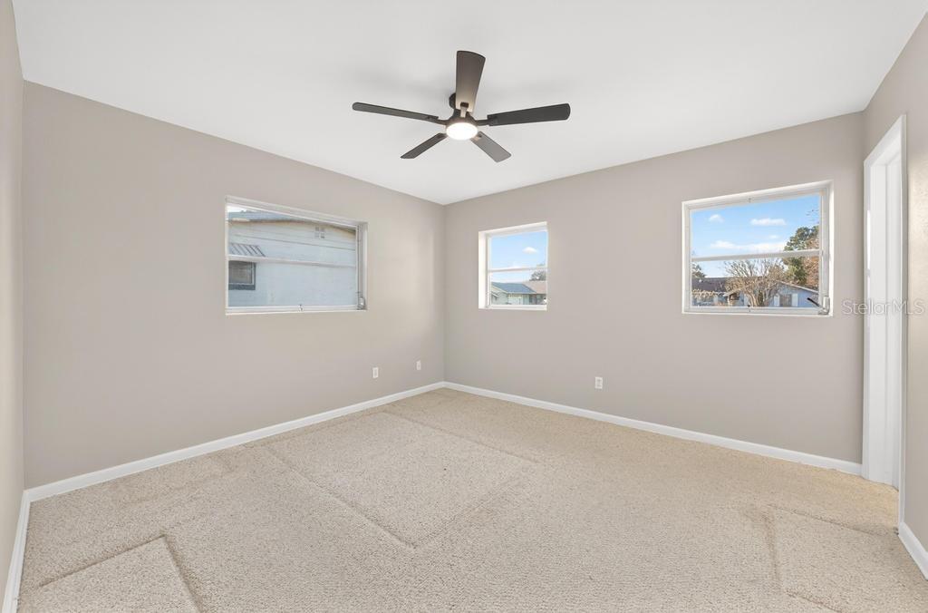 Image 34 of 76 For 419 Krueger Street