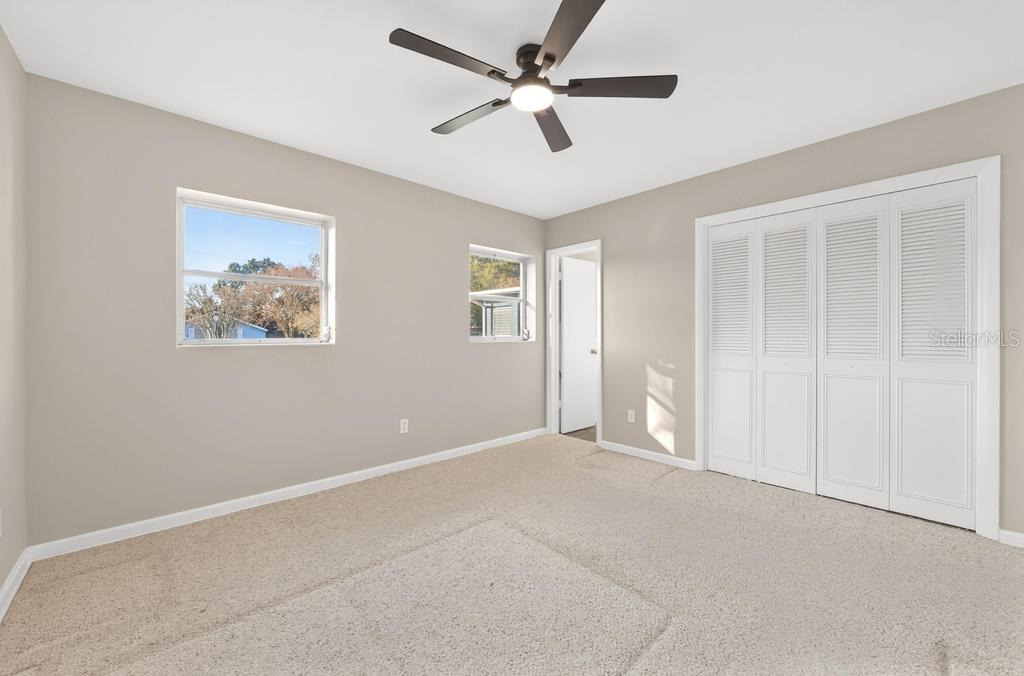 Image 35 of 76 For 419 Krueger Street