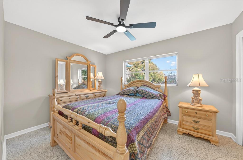 Image 38 of 76 For 419 Krueger Street