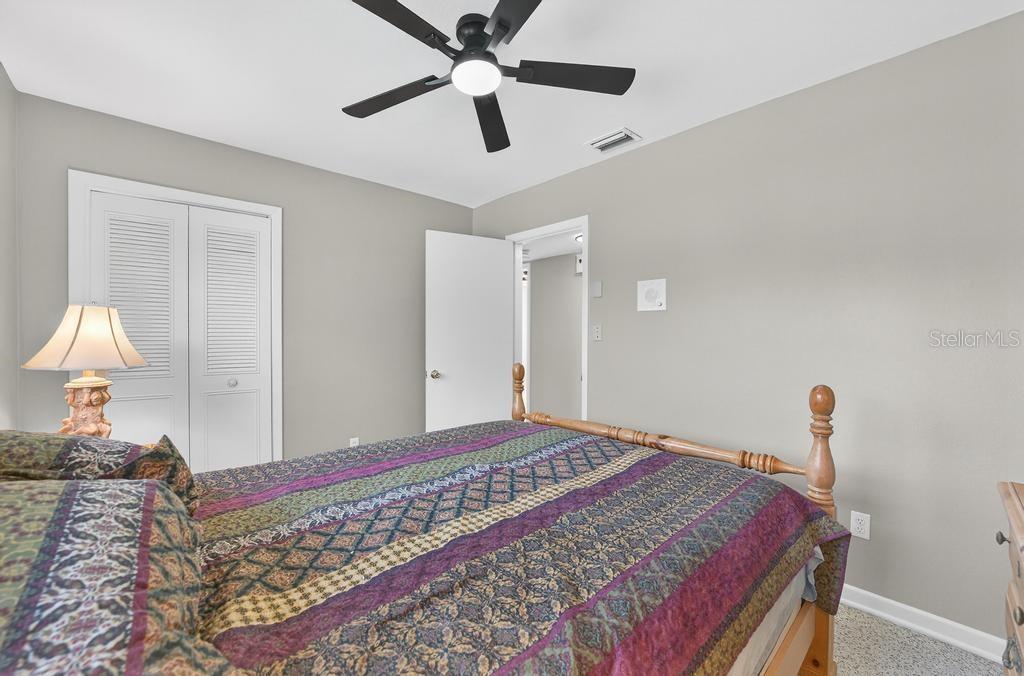 Image 41 of 76 For 419 Krueger Street