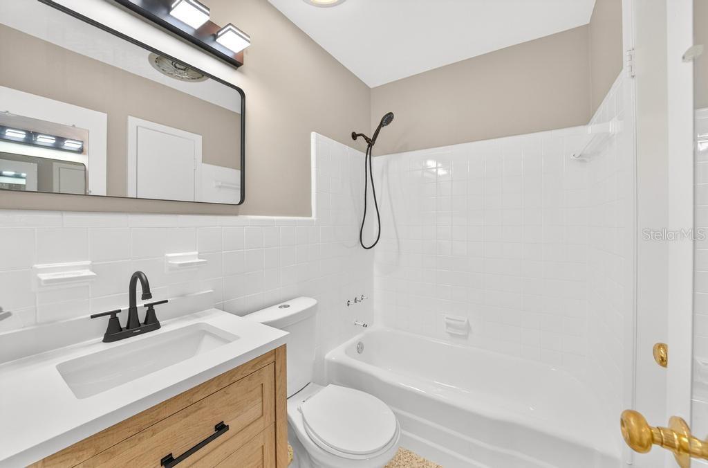 Image 42 of 76 For 419 Krueger Street