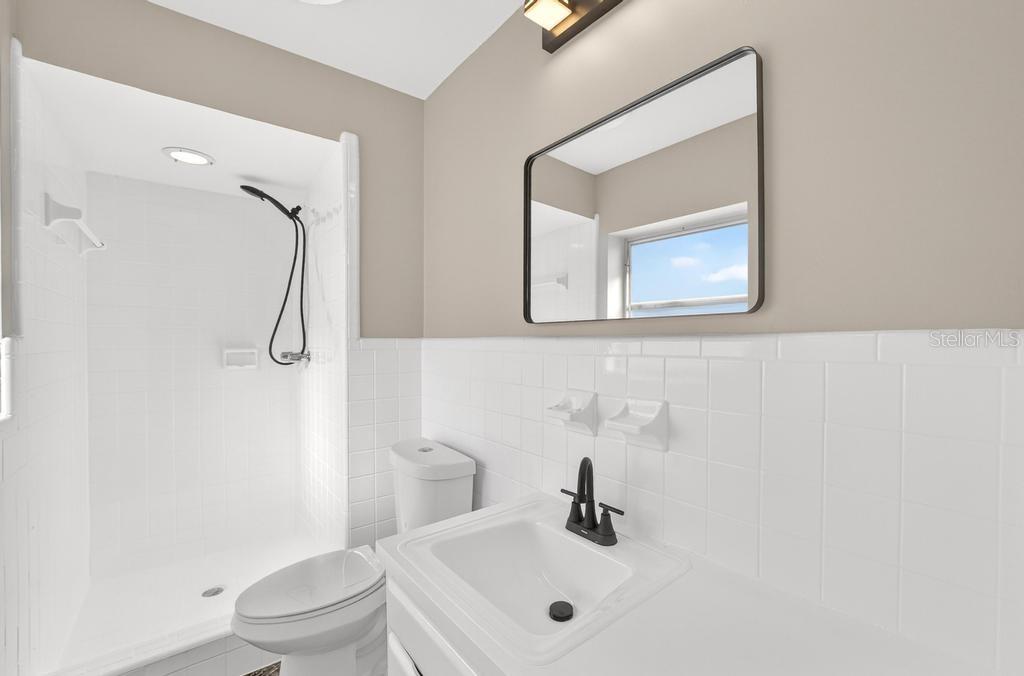 Image 45 of 76 For 419 Krueger Street