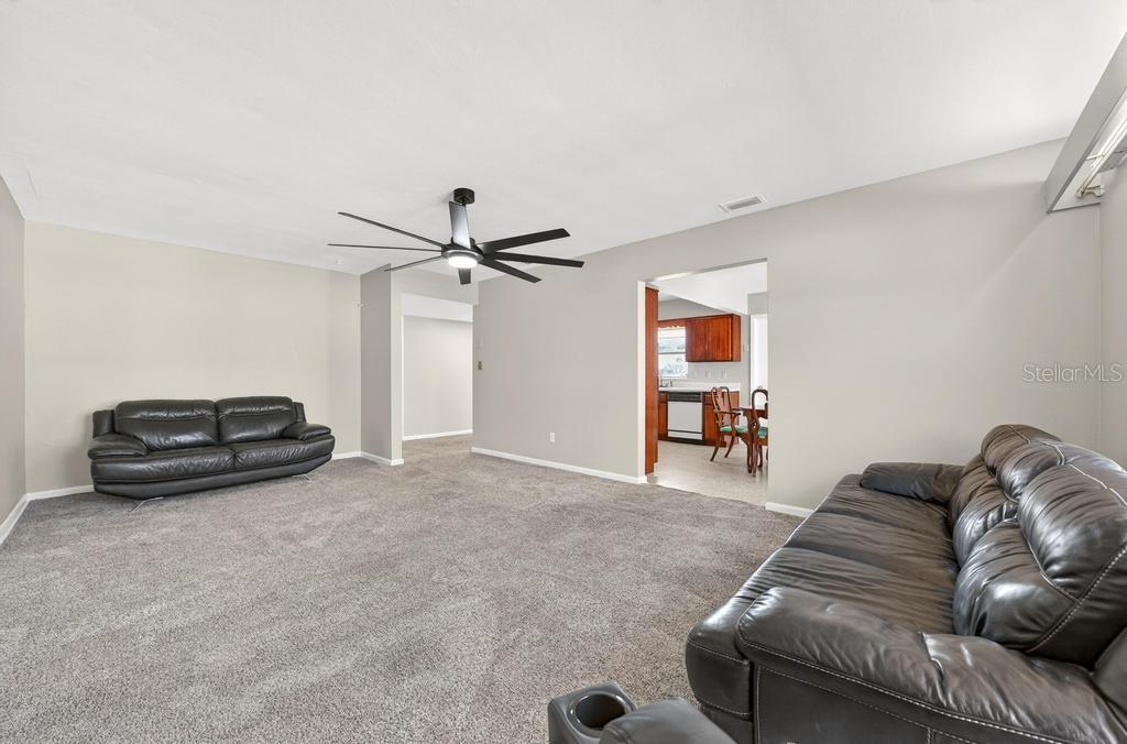 Image 8 of 76 For 419 Krueger Street