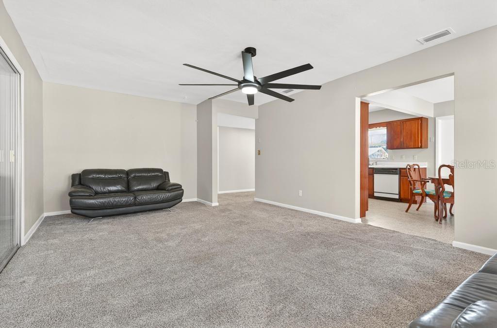 Image 9 of 76 For 419 Krueger Street