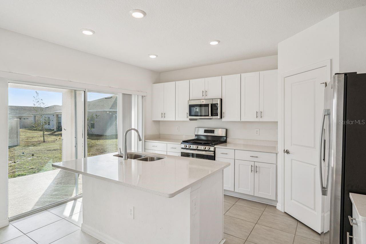 Image 4 of 24 For 33813 Sky Blossom Circle