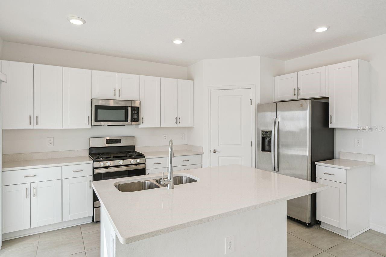 Image 6 of 24 For 33813 Sky Blossom Circle