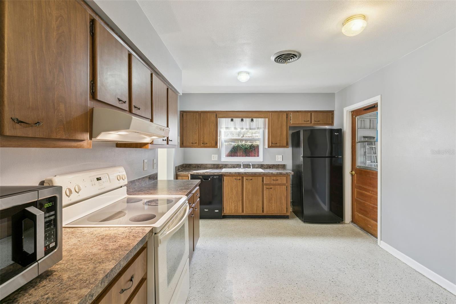 Image 13 of 33 For 521 Mason Street