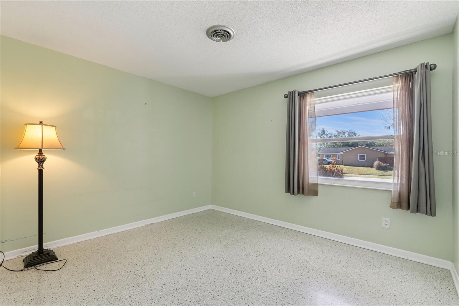 Image 22 of 33 For 521 Mason Street