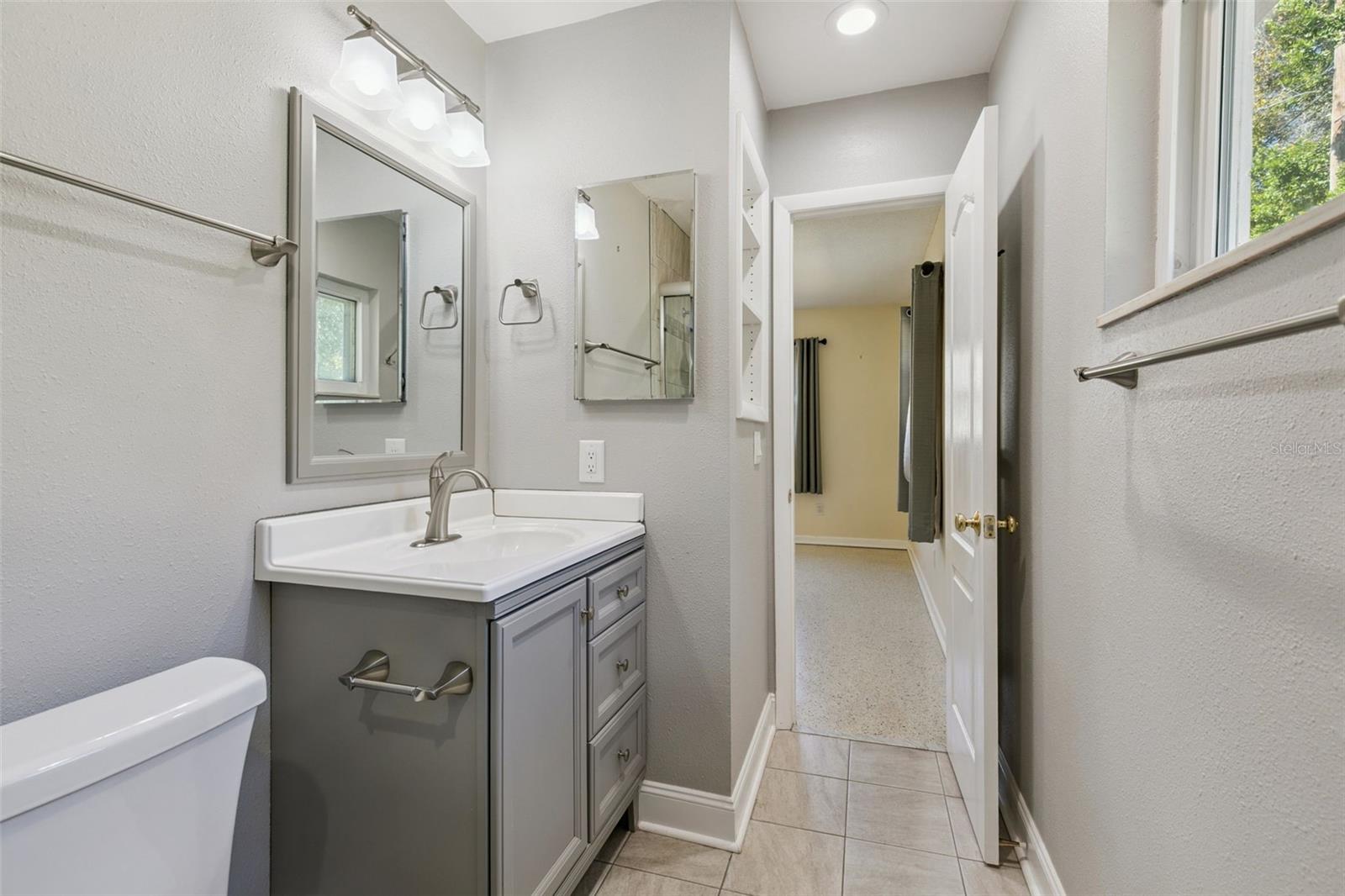 Image 24 of 33 For 521 Mason Street