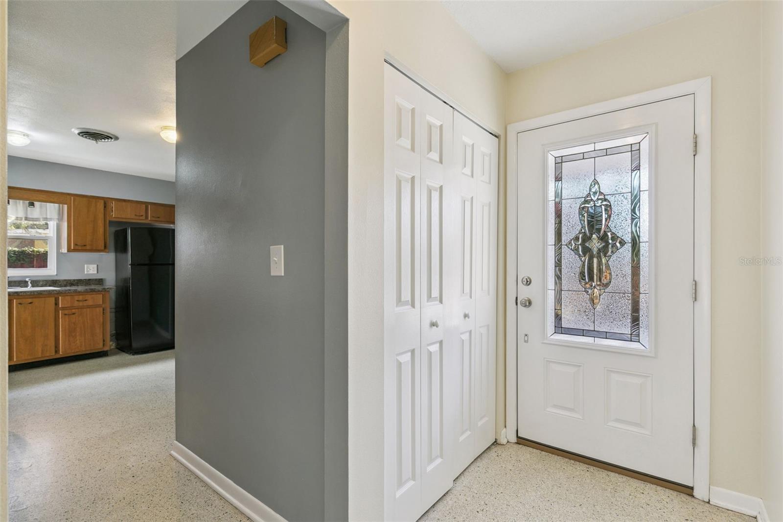 Image 5 of 33 For 521 Mason Street