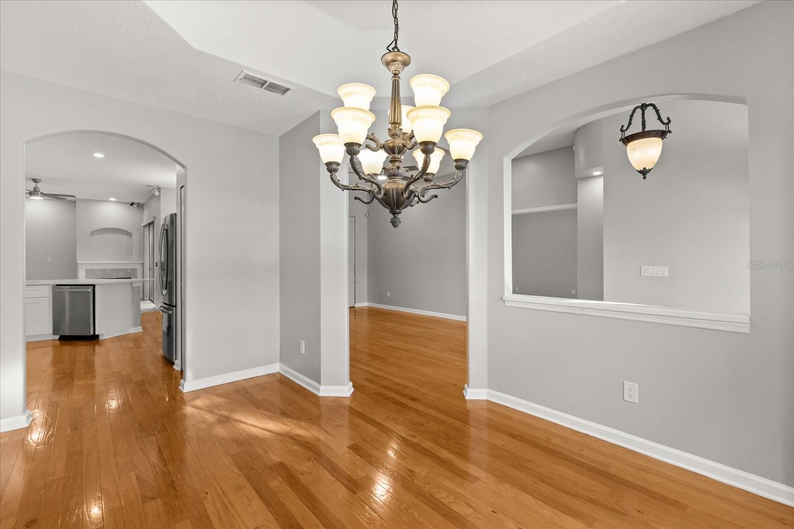 Image 12 of 39 For 523 Saddlewood Lane