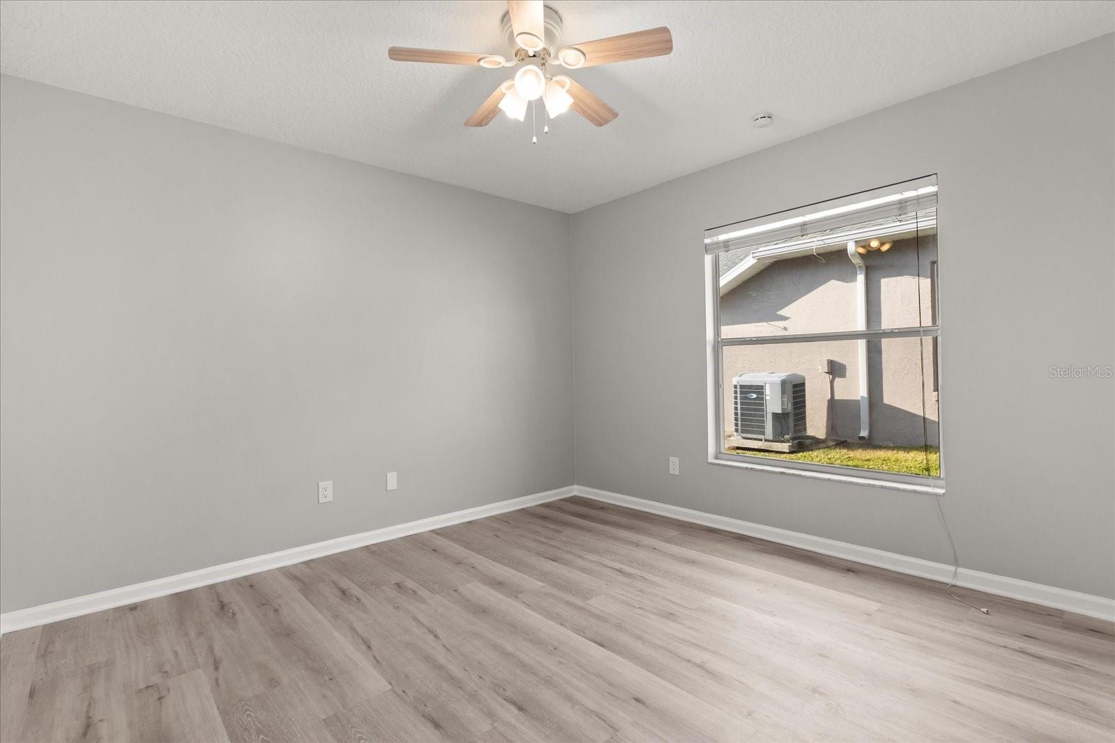 Image 19 of 39 For 523 Saddlewood Lane