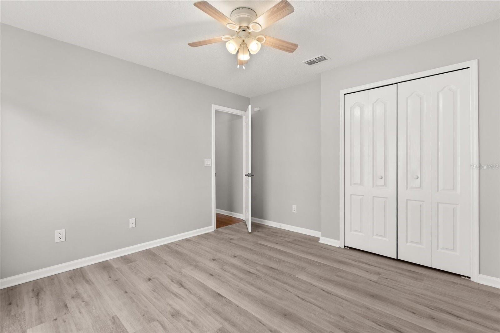 Image 20 of 39 For 523 Saddlewood Lane