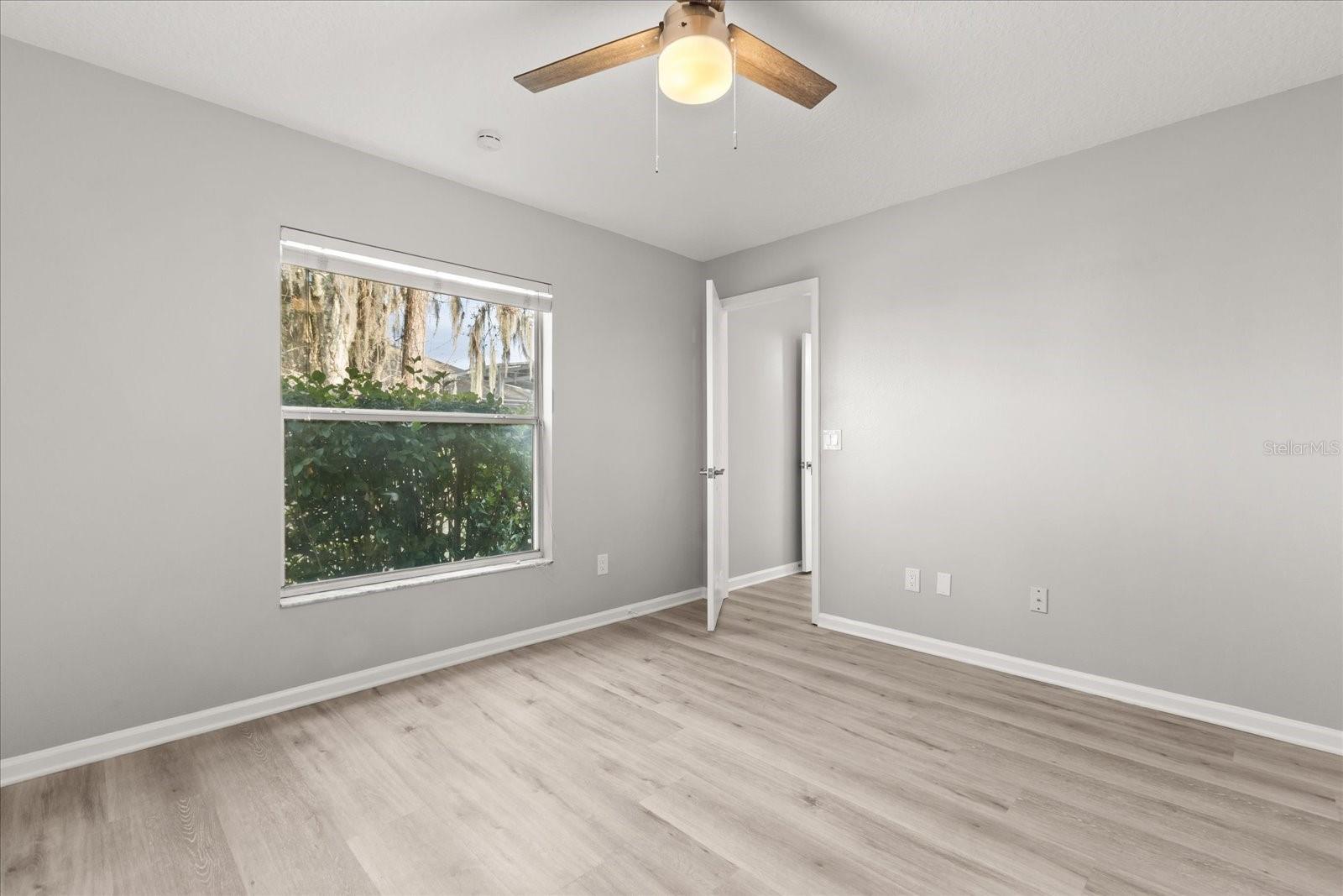 Image 23 of 39 For 523 Saddlewood Lane