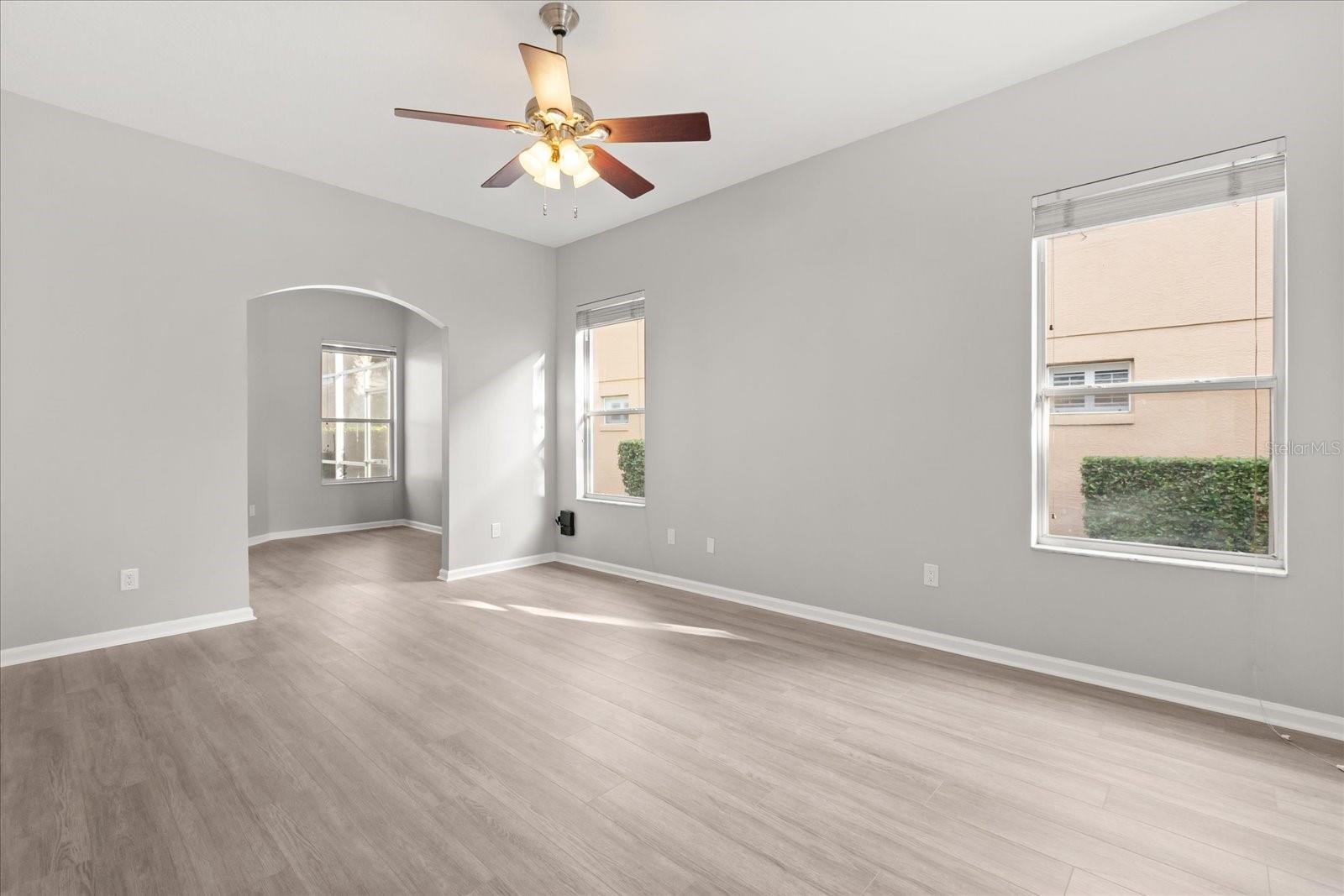 Image 24 of 39 For 523 Saddlewood Lane