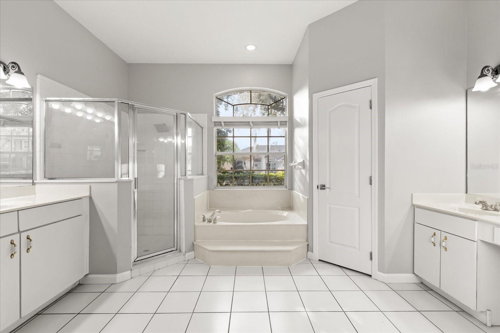 Image 27 of 39 For 523 Saddlewood Lane