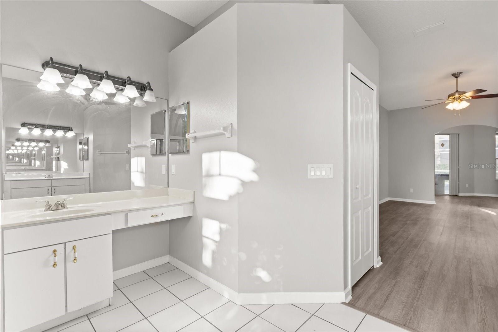 Image 29 of 39 For 523 Saddlewood Lane