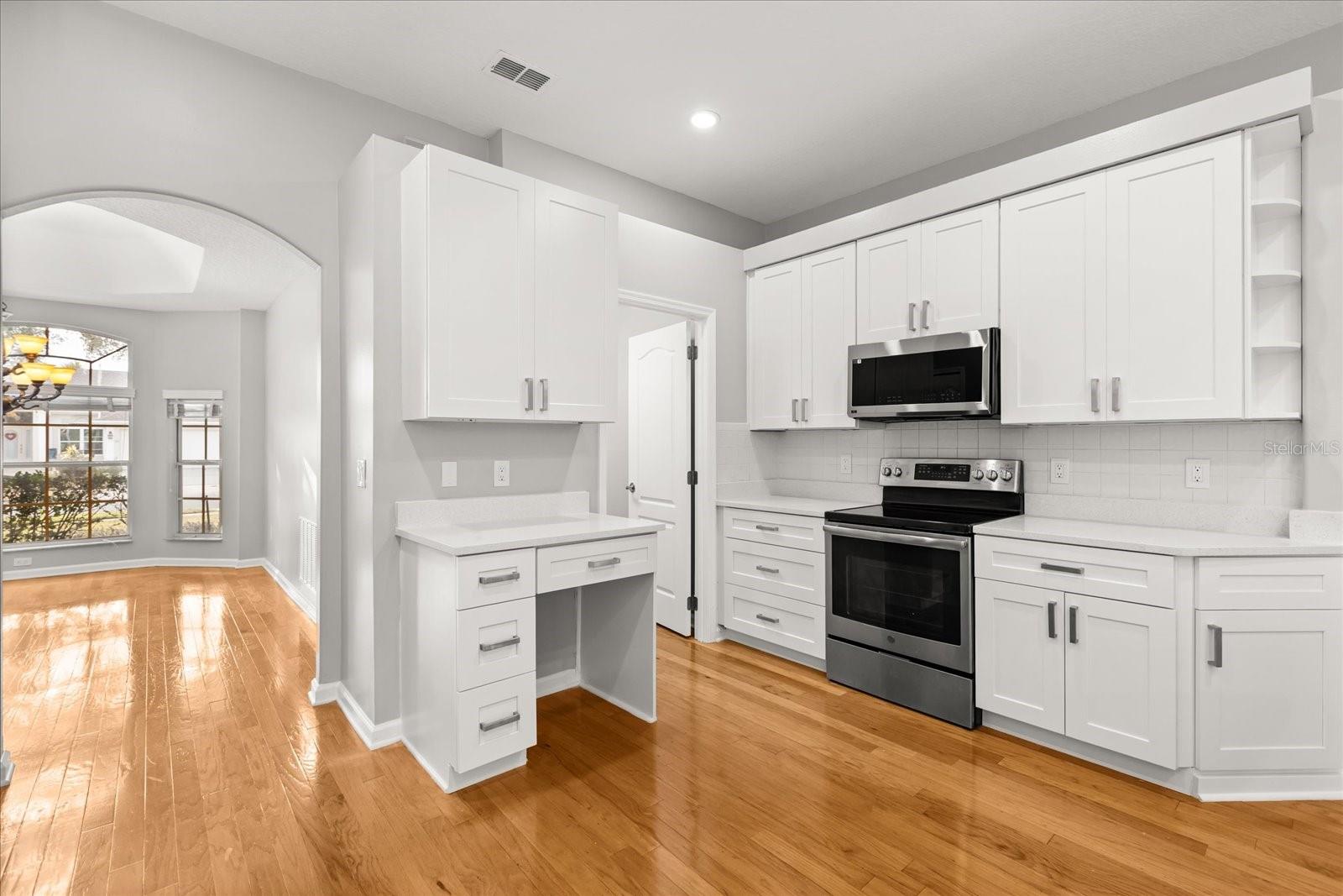 Image 4 of 39 For 523 Saddlewood Lane