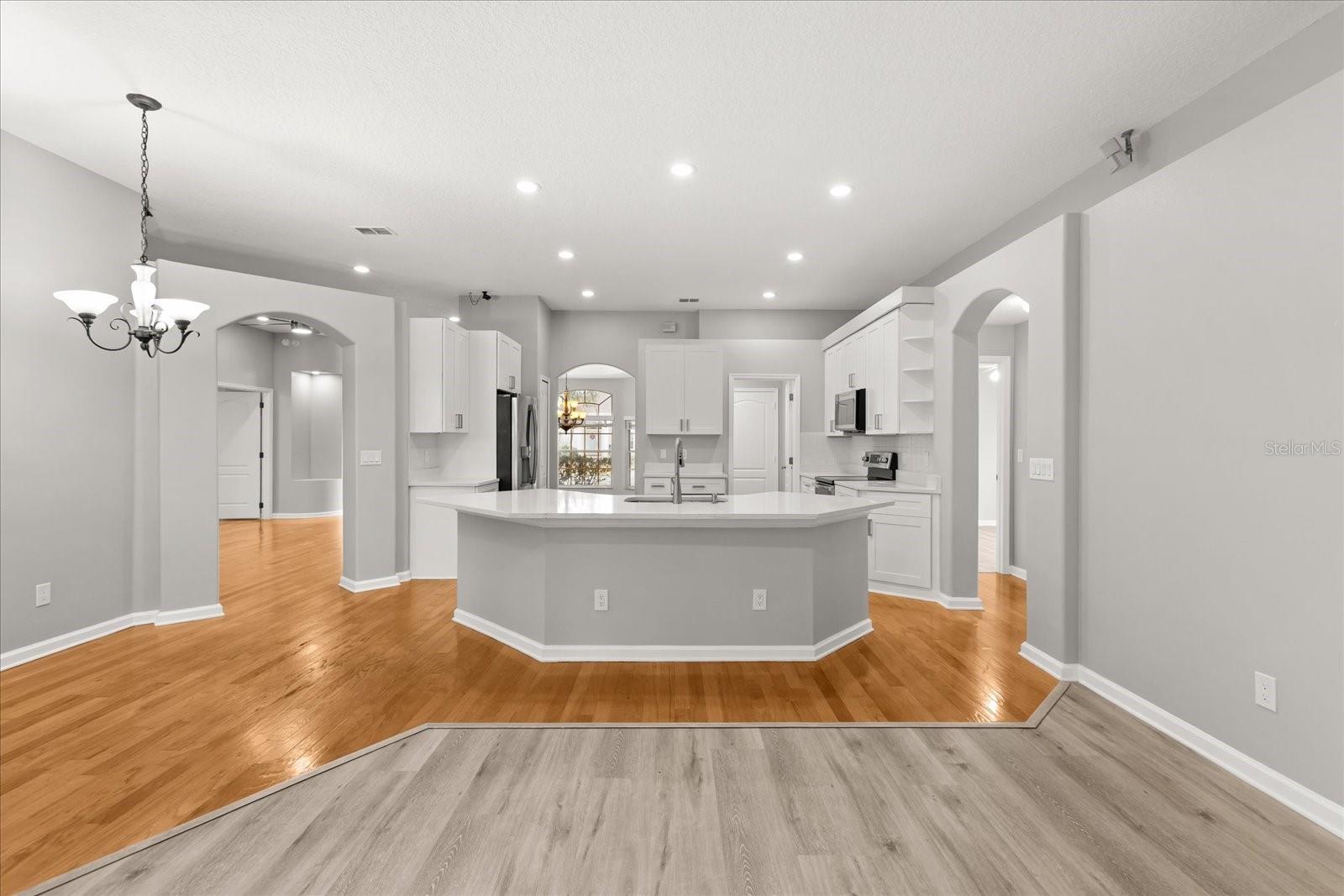 Image 5 of 39 For 523 Saddlewood Lane