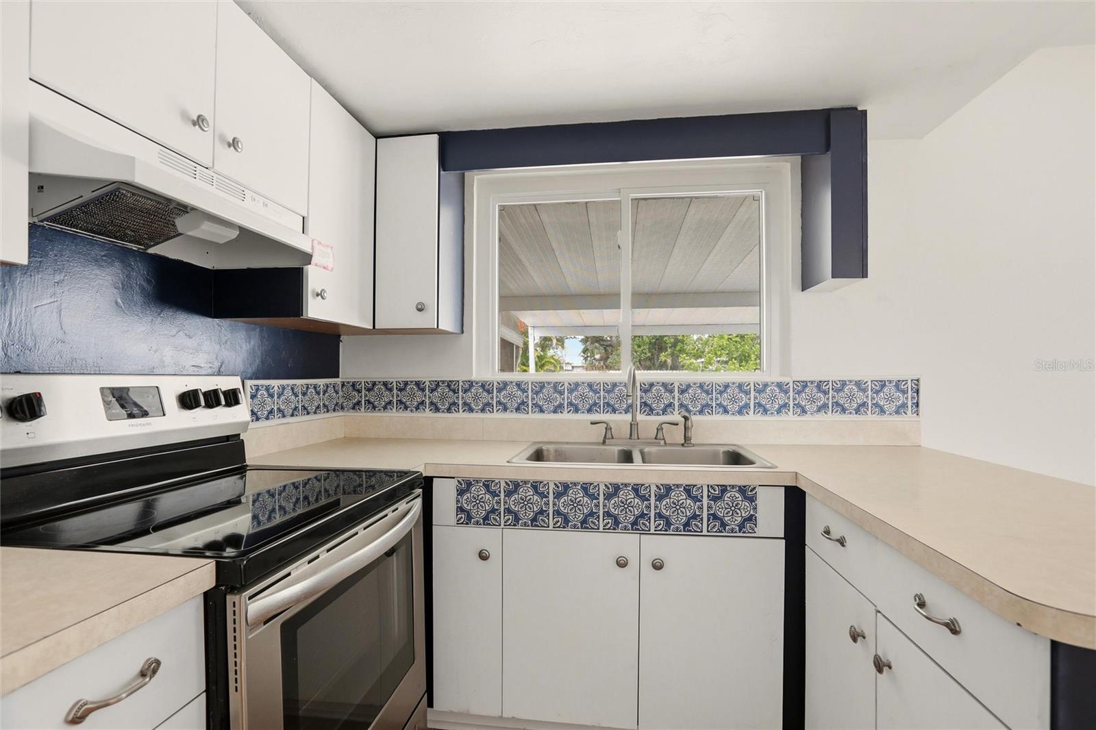 Image 10 of 34 For 404 Whidden Street