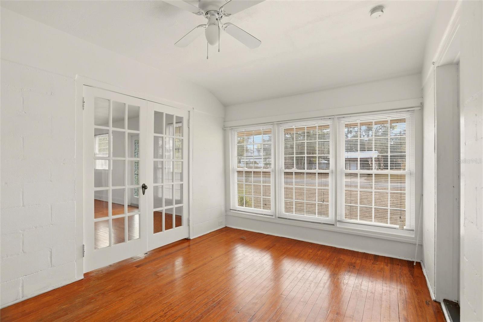 Image 14 of 34 For 404 Whidden Street