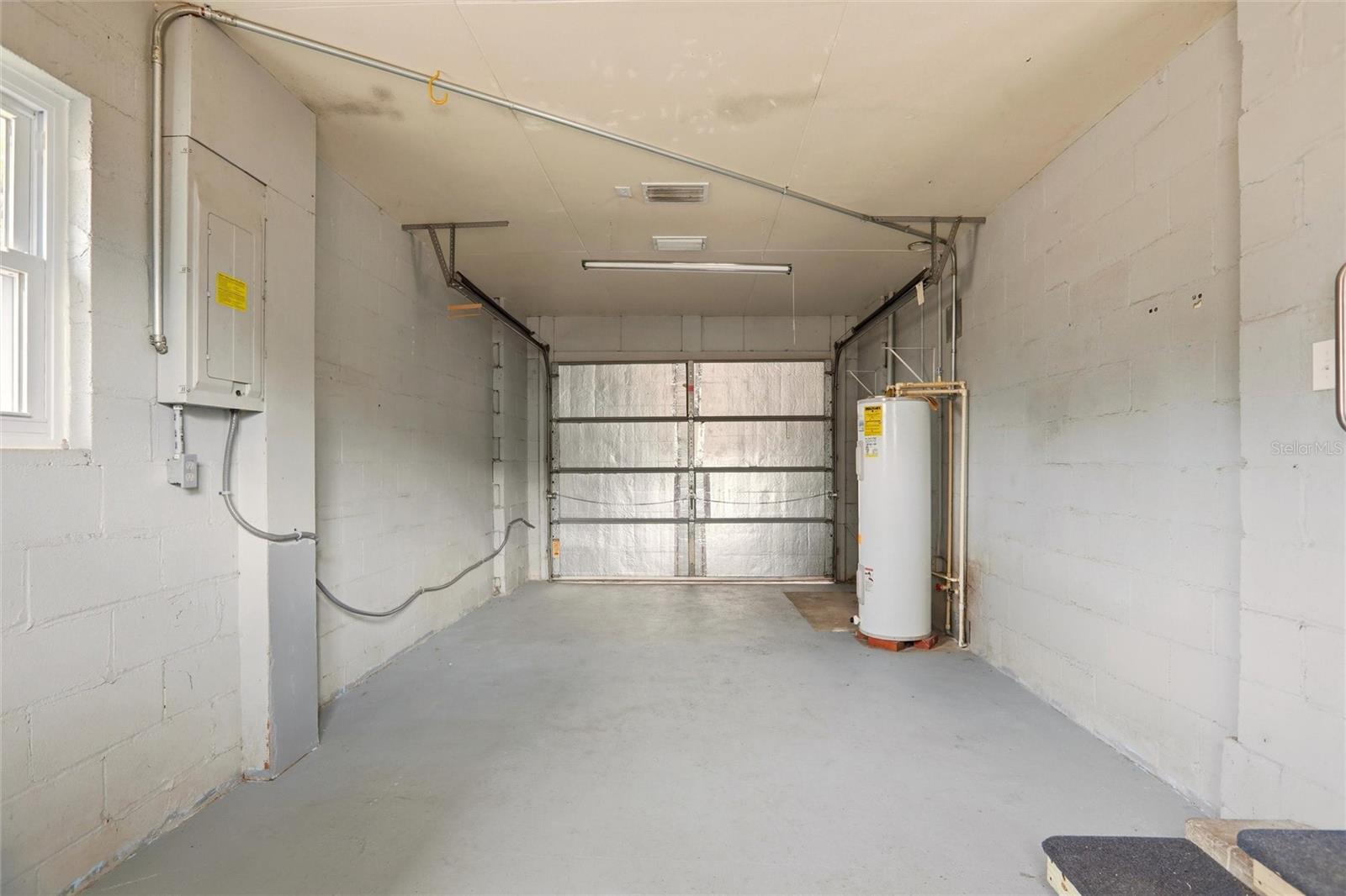 Image 24 of 34 For 404 Whidden Street