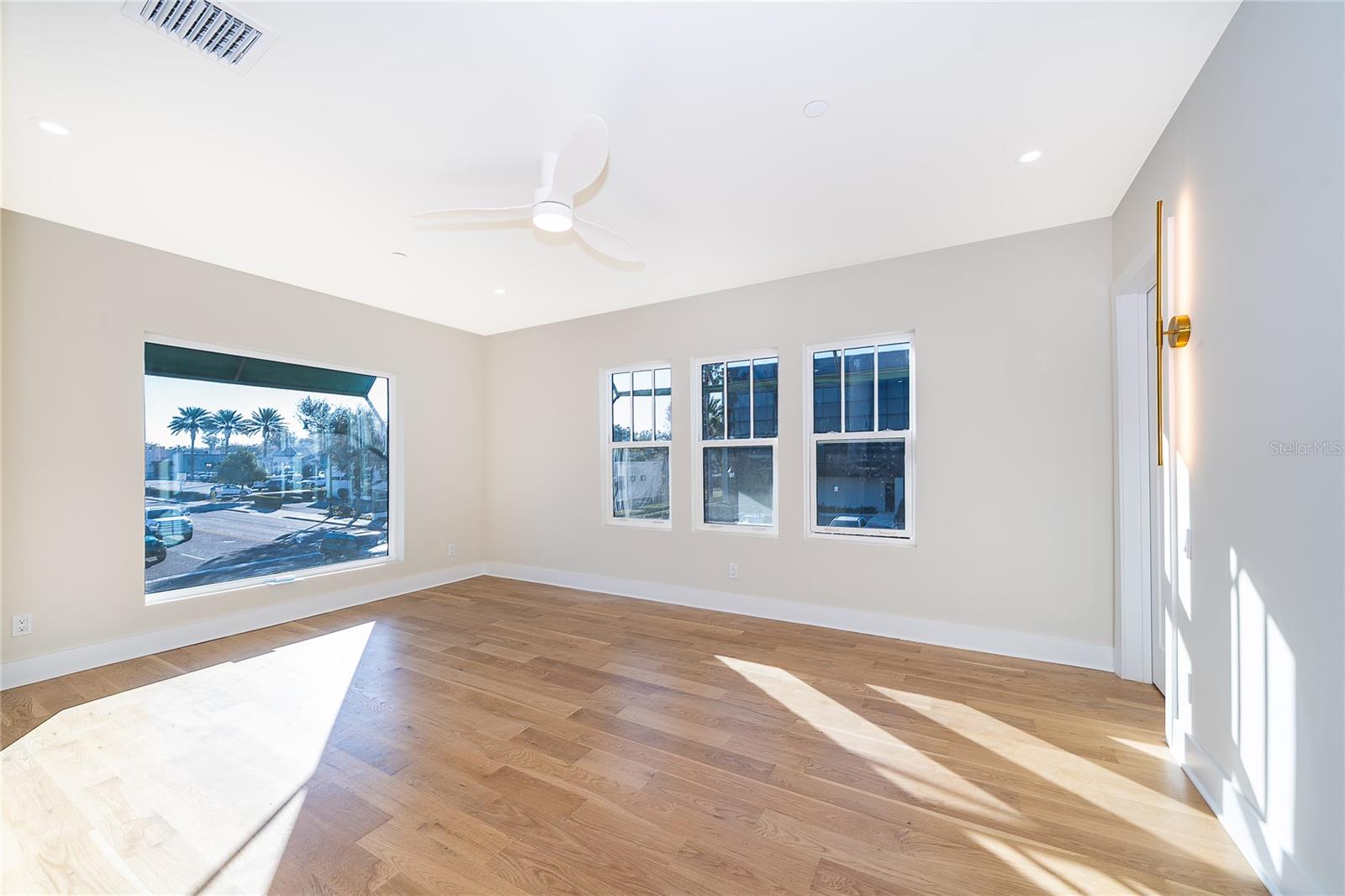 Image 14 of 21 For 421 Fairbanks Avenue