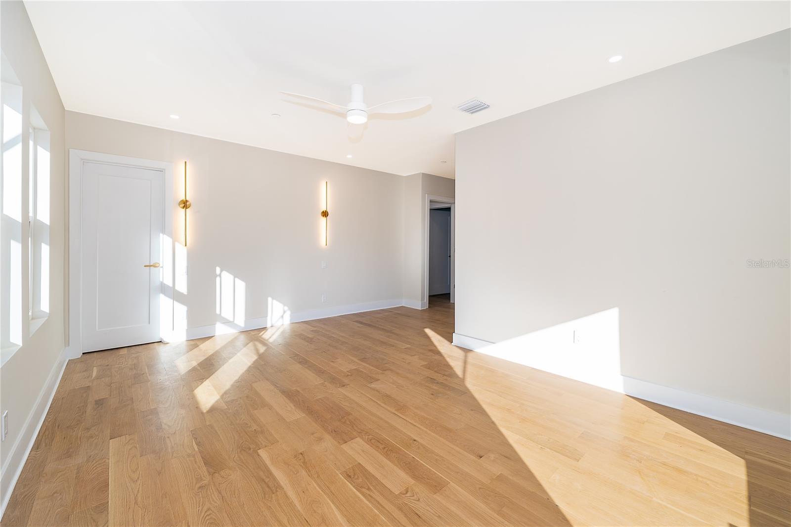 Image 15 of 21 For 421 Fairbanks Avenue