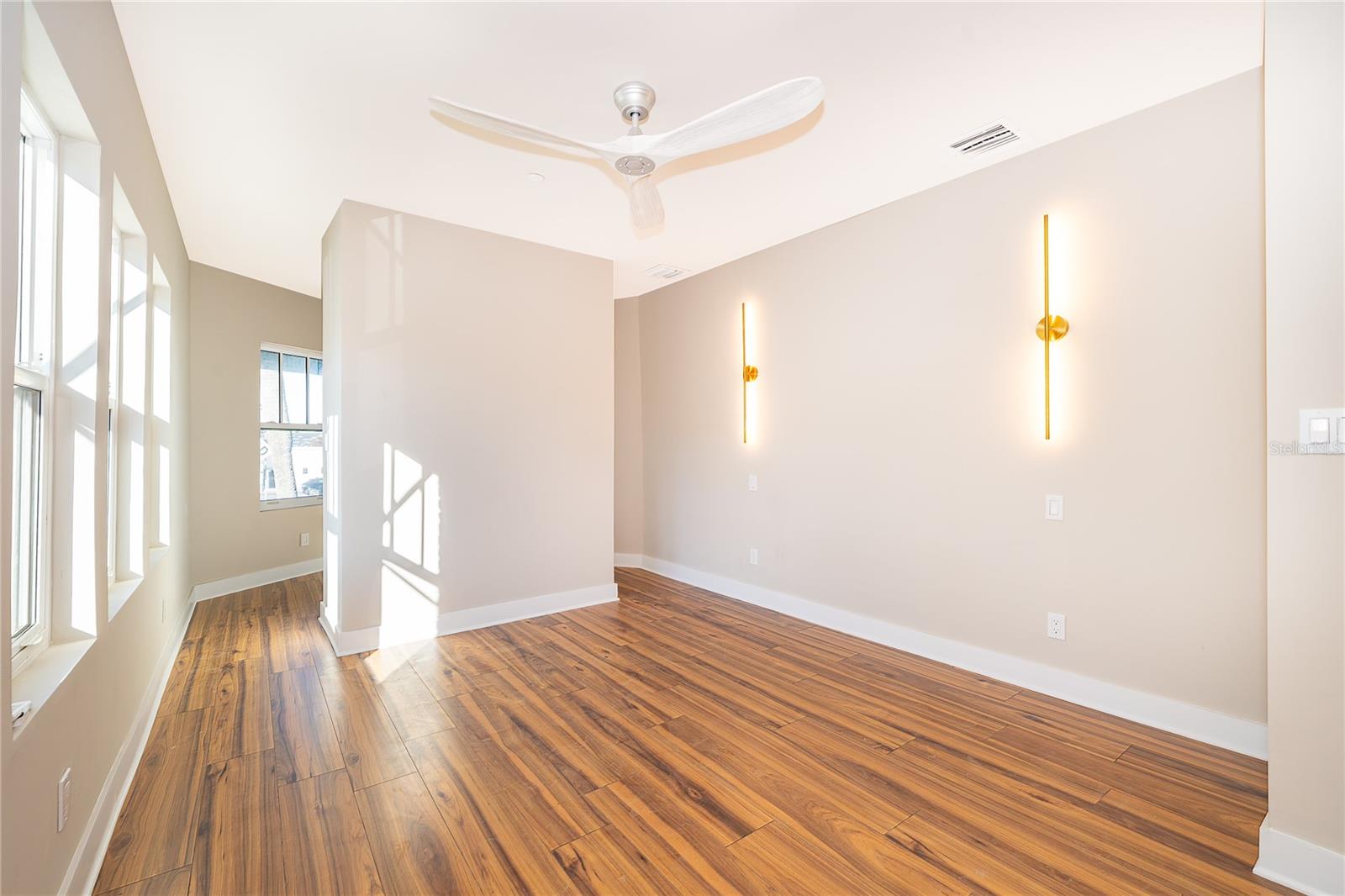 Image 19 of 21 For 421 Fairbanks Avenue