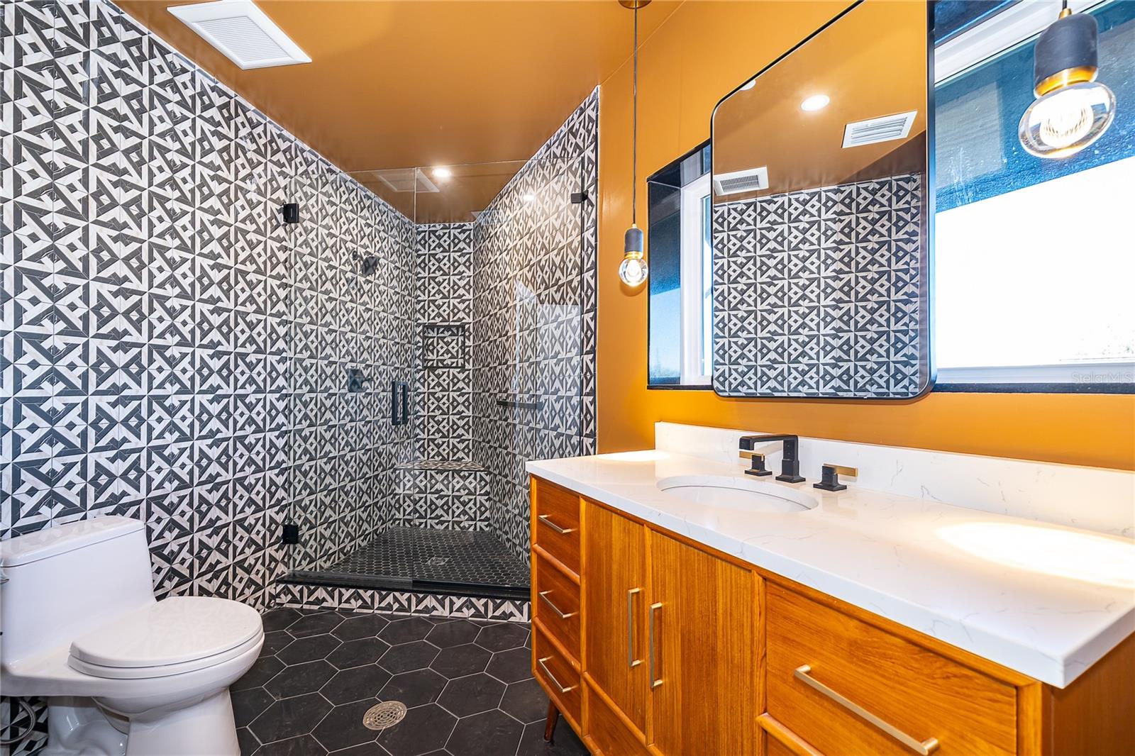 Image 21 of 21 For 421 Fairbanks Avenue