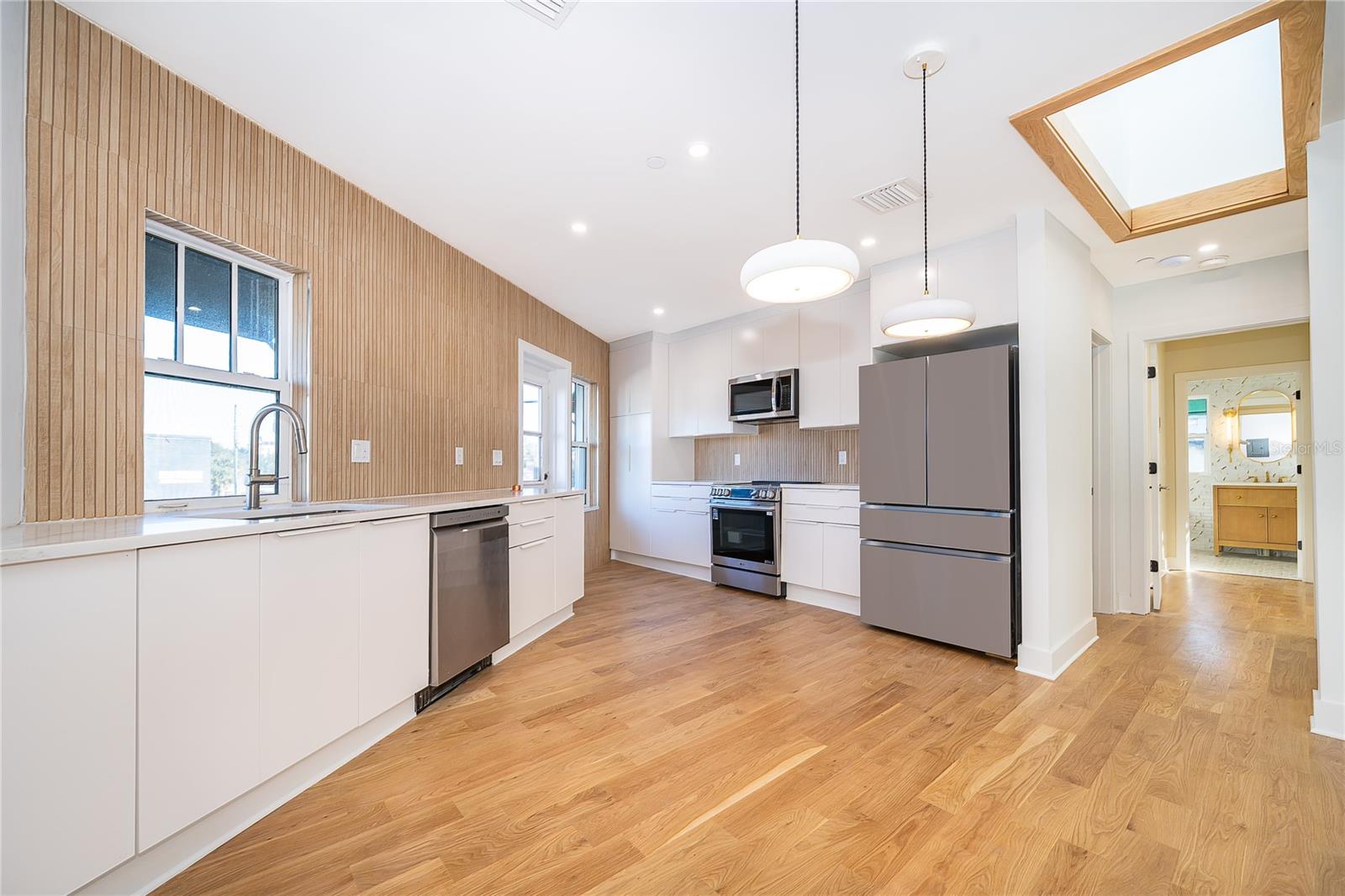 Image 9 of 21 For 421 Fairbanks Avenue