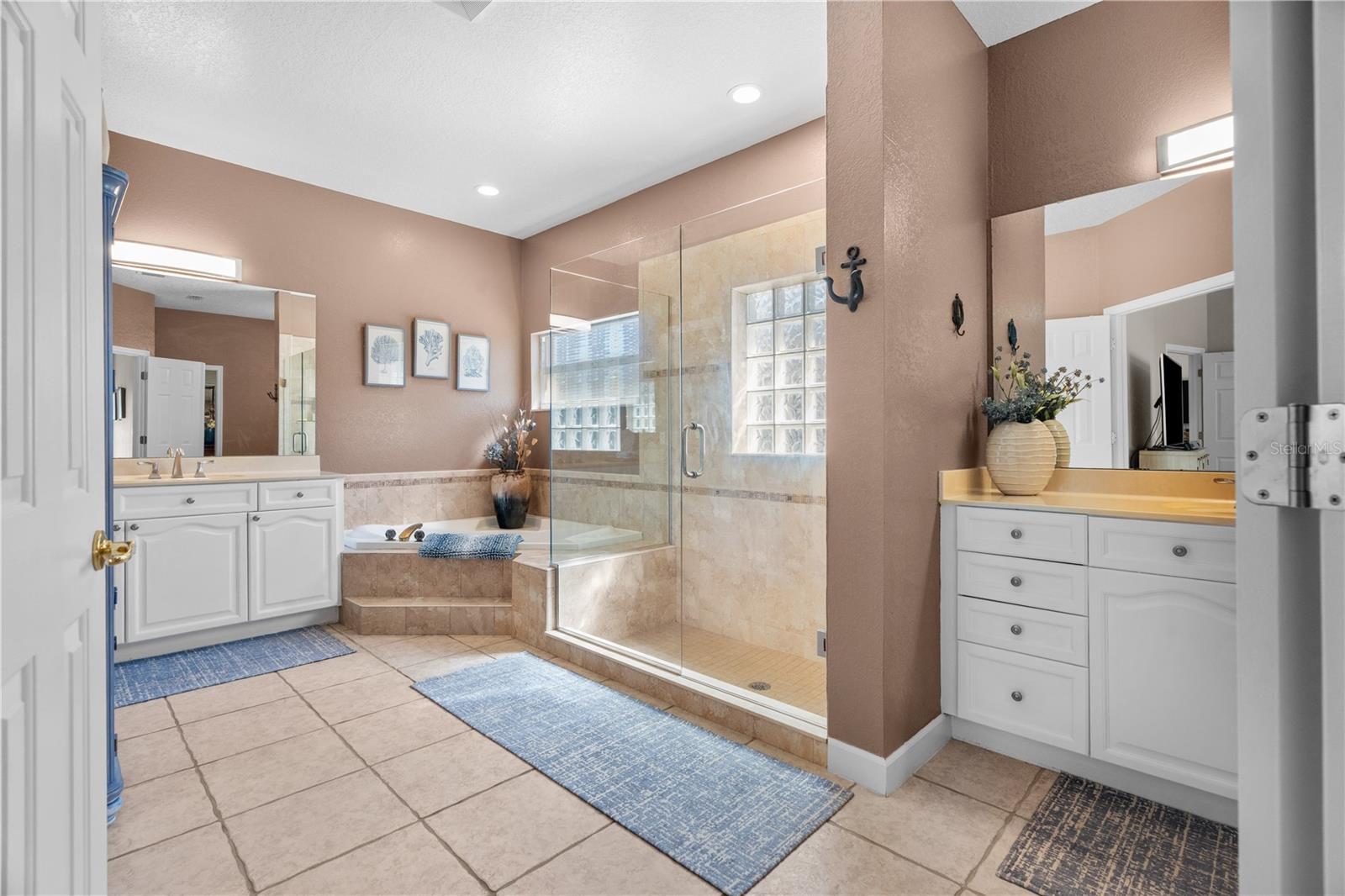 Image 38 of 60 For 5039 Greenbriar Trail