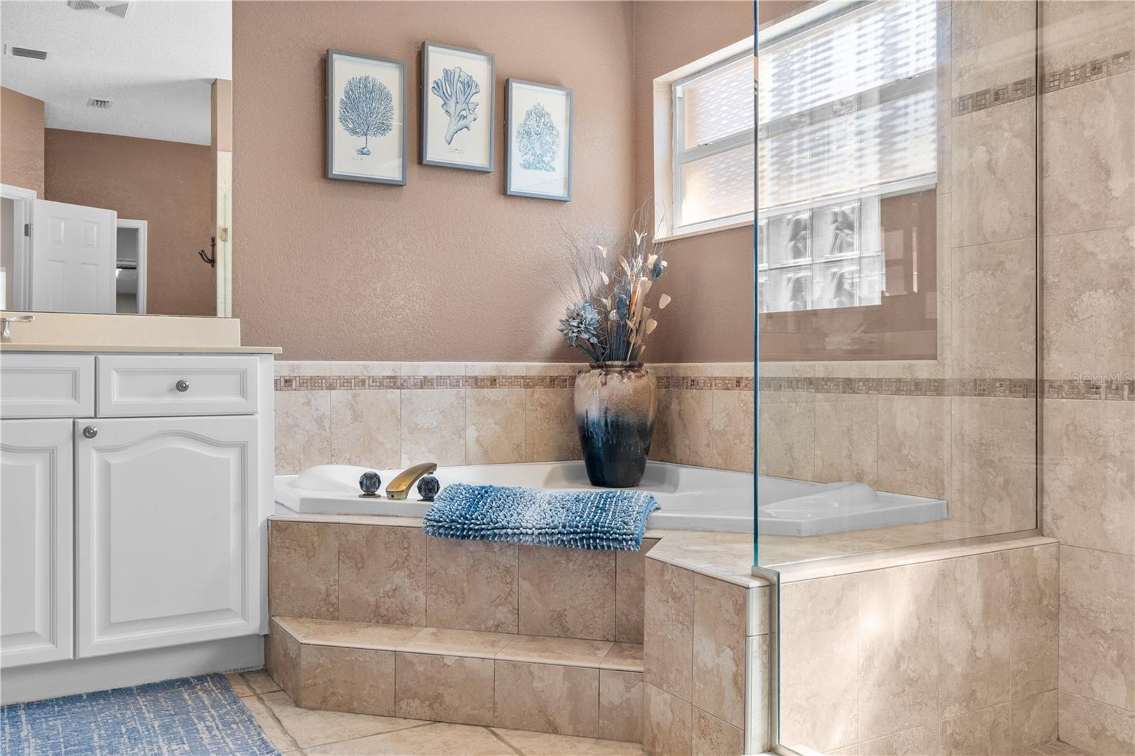 Image 39 of 60 For 5039 Greenbriar Trail